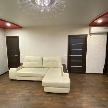 Geräumige Wohnung mit Sofas und Betten Apartment *
